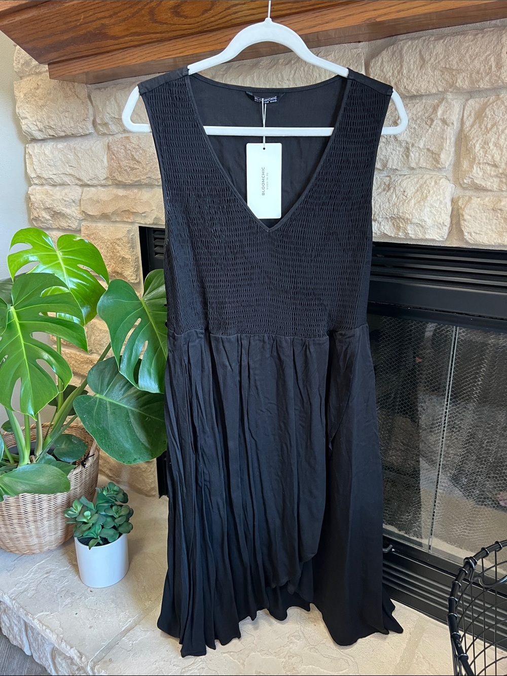 BloomChic Black Sleeveless Midi Dress